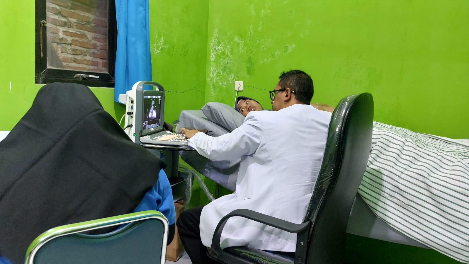 . Pemeriksaan SPELING Hadir di Desa Gebangarum, Tingkatkan Akses Layanan Dokter Spesialis bagi Masyarakat