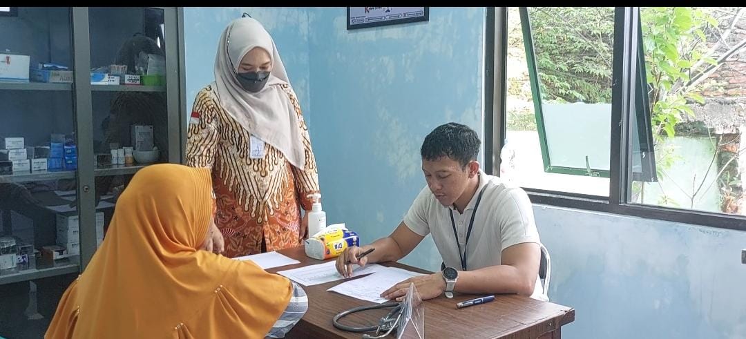 SPELING Hadir di Desa Sriwulan, Ratusan Warga Antusias Periksa Kesehatan Langsung ke Dokter Spesialis