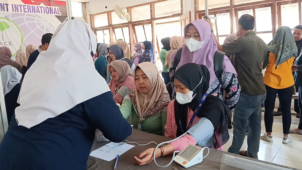 Dorong Produktivitas Sehat, Dinkes Demak Gelar Monev Cek Kesehatan Gratis di PT. Melady Garment Mranggen