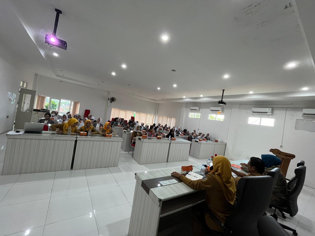 Dukung Peningkatan Kompetensi Calon Tenaga Kesehatan, Dinkesda Demak Terima Mahasiswa Praktik Klinik S1 Kebidanan